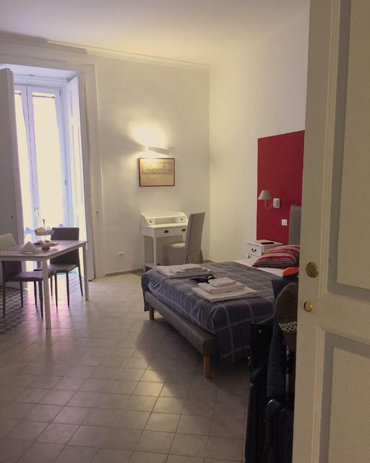 B&B Il Balconcino A Santa Chiara Napoli Dış mekan fotoğraf